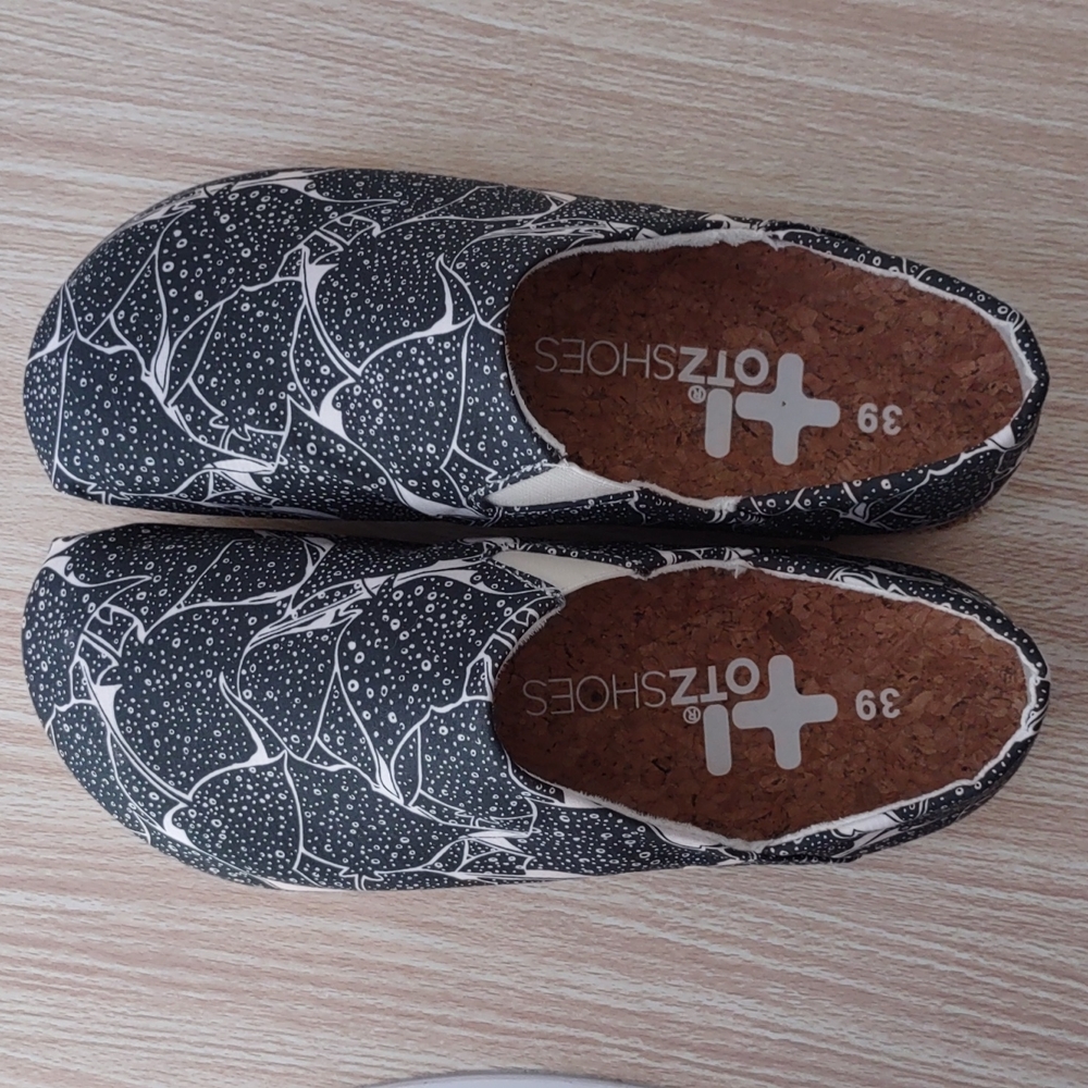 Otz slip ons